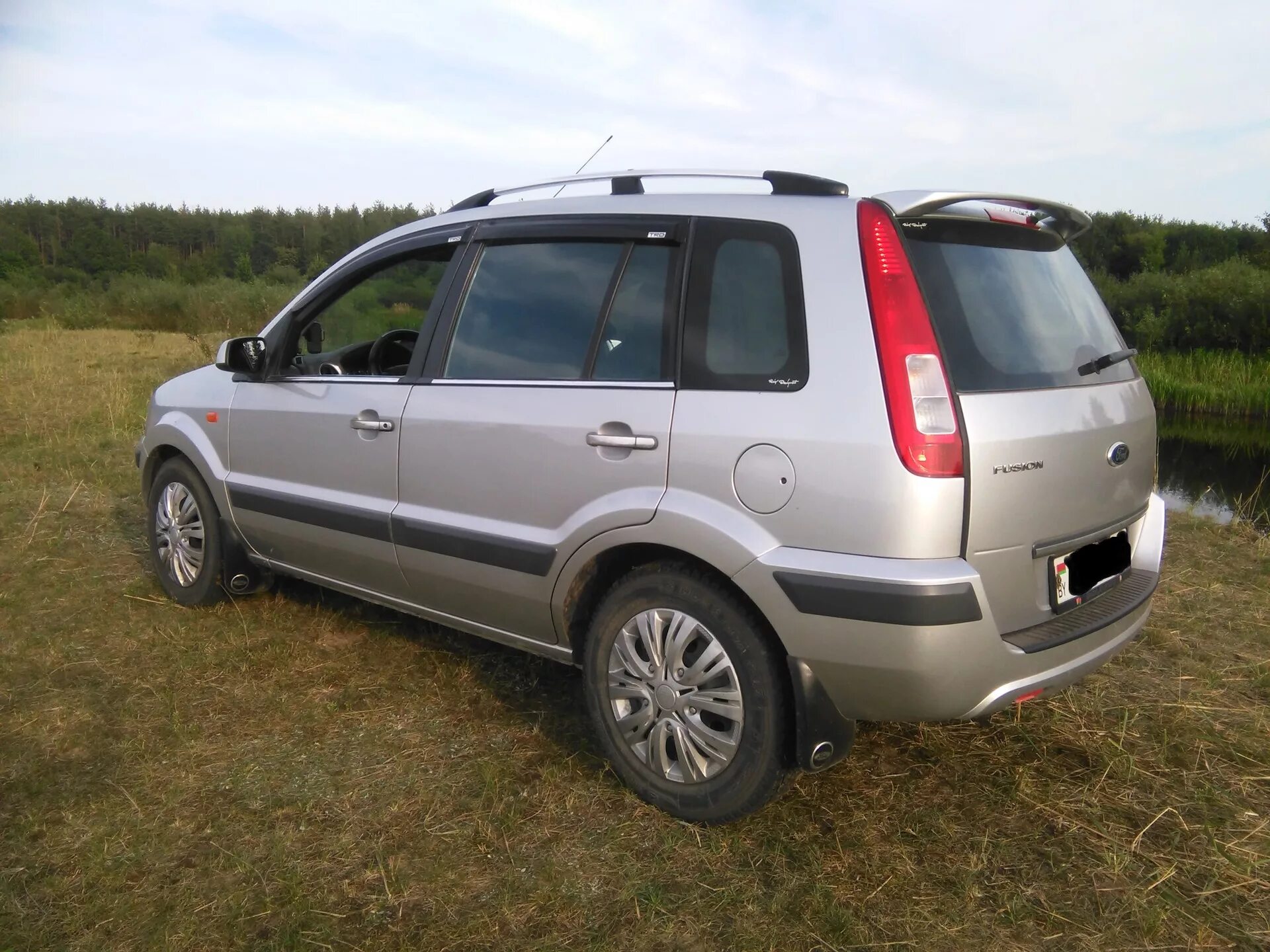 Купить багажник форд фьюжн. Ford Fusion 2006 рейлинги. Форд Фьюжн 2005 1.6 механика. Ford Fusion спойлер. Рейлинги на Форд Фьюжн.