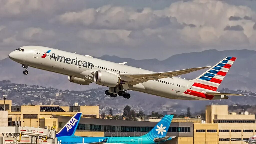 Рейс american airlines. Рейс 77 American Airlines. American Airlines Flight 77. American Airlines Dreamliner. Американ Аирлинес фото самолетов.