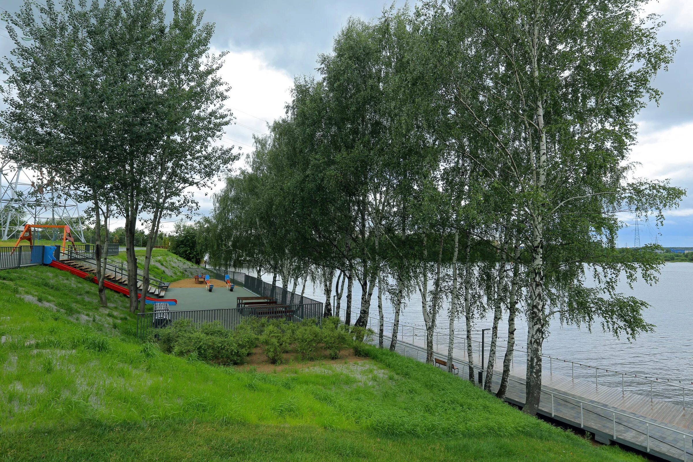 Остров водники долгопрудный. Подмосковье водники. Остров любви долгопрудный. Островок долгопрудный. Долгопрудный островок фото.
