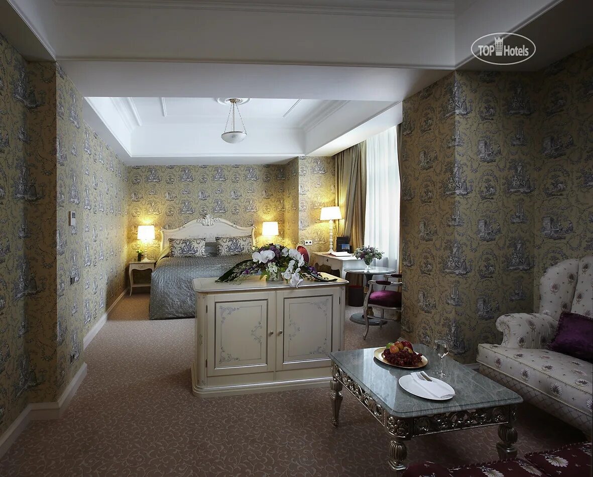 Отель роял ленинский проспект 95б. Рэдиссон коллекшн москва. The royal hotel москва ленинский проспект. Роял отель москва ленинский проспект. The royal hotel москва.