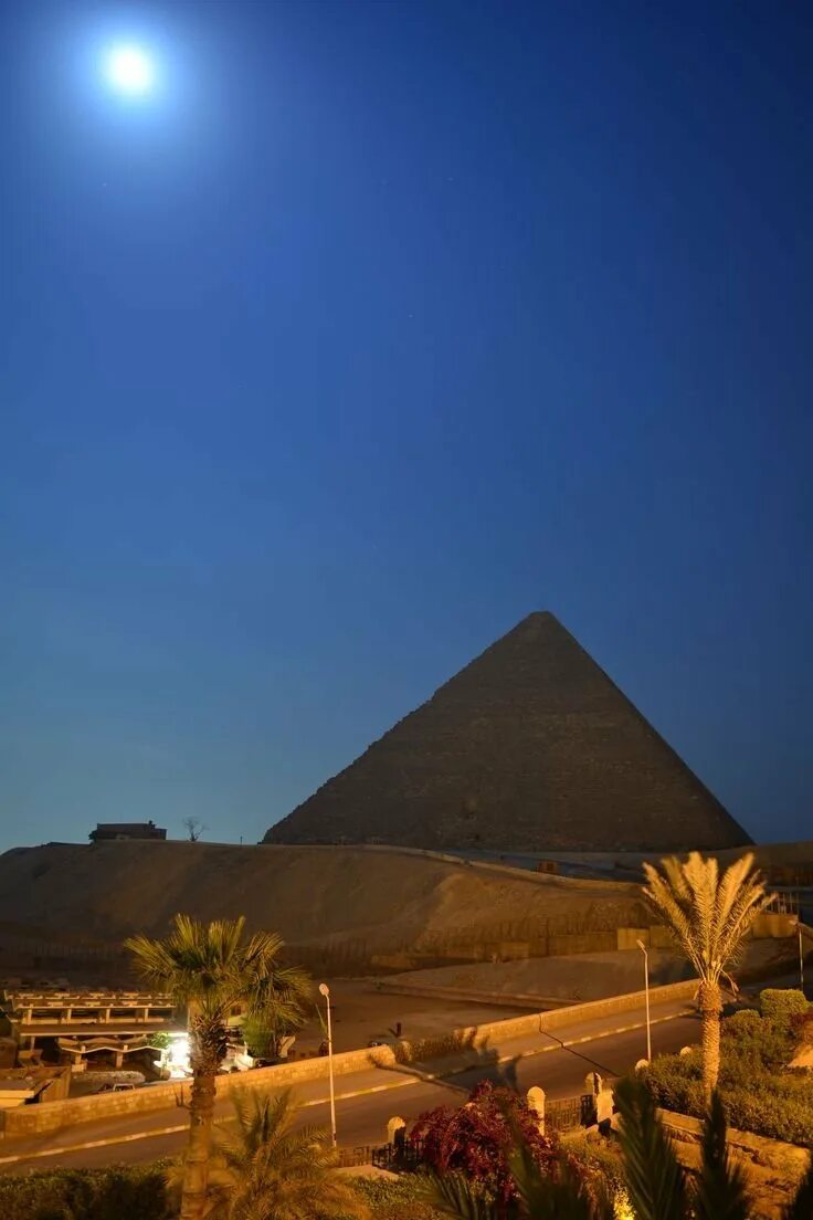 Каир море. Пирамиды Гизы Эль-Гиза. Порт Гиза Египет. Каир Египет пирамиды. Эль Гиза Каир.