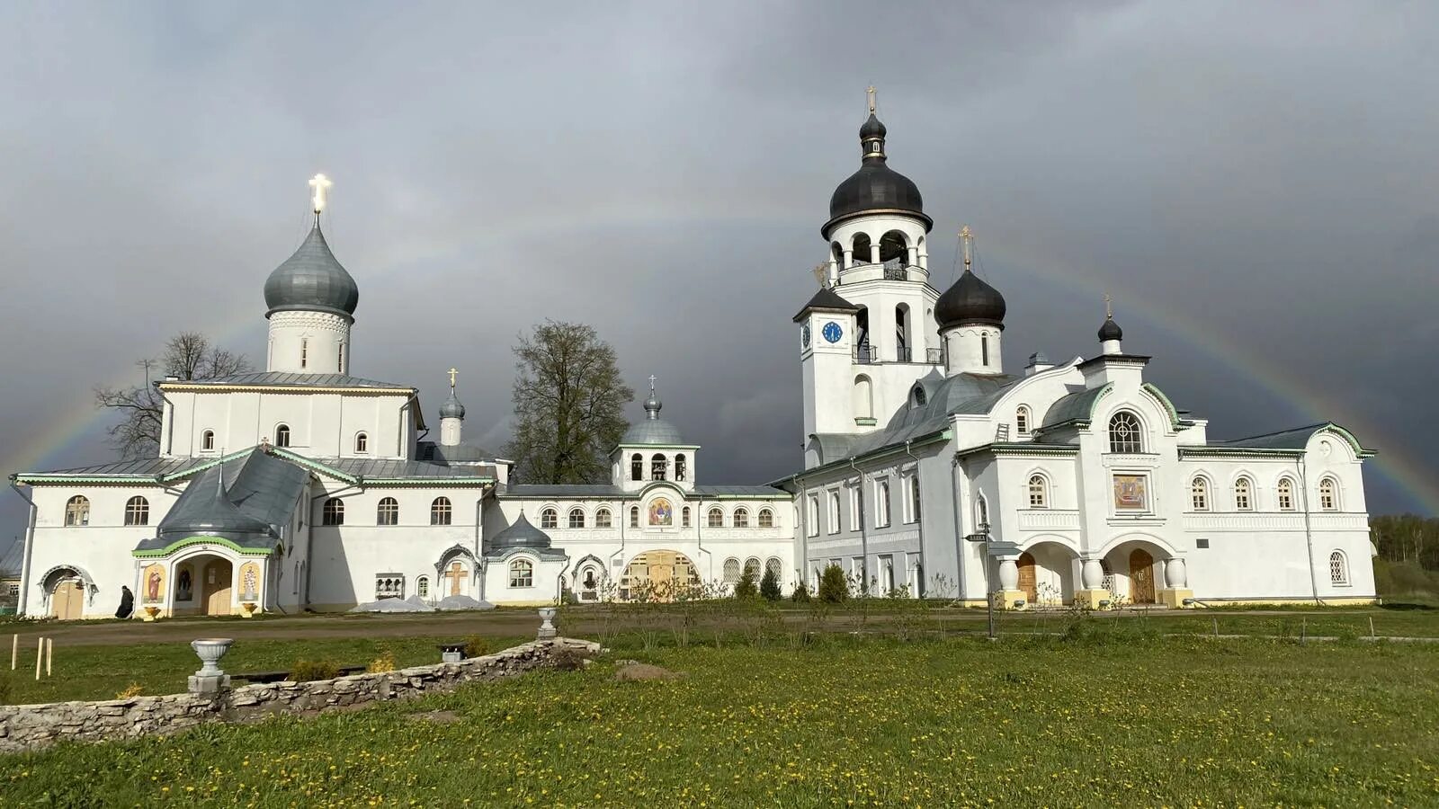 Иоанно-Богословский Крыпецкий монастырь. Крыпецкий монастырь Псковская область. Иоанно-Богословский Савво-Крыпецкий мужской монастырь.