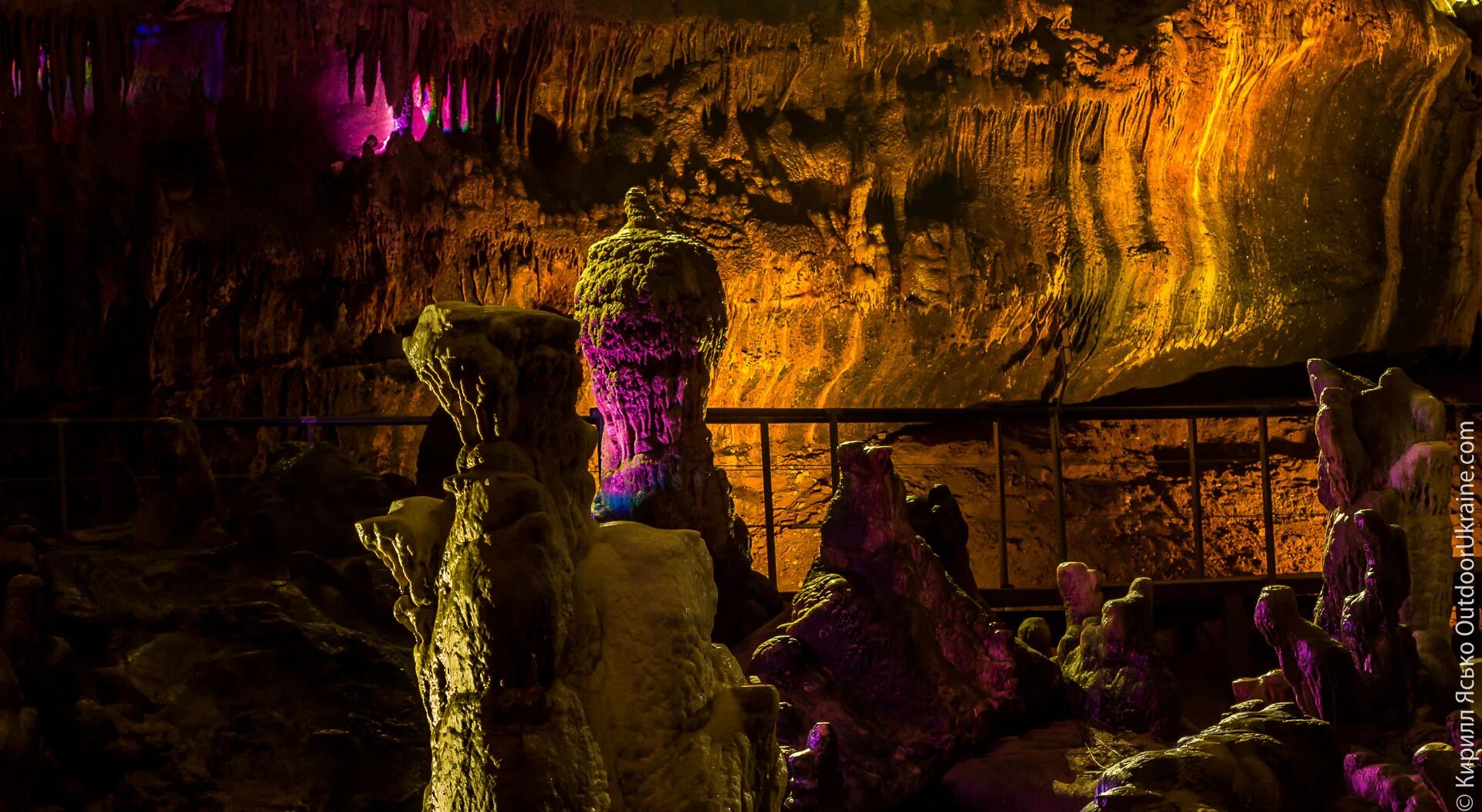 Кутаиси пещера Прометея. Цхалтубо пещера Прометея. Цхалтубо Грузия пещера Прометея. Пещера прометея грузия