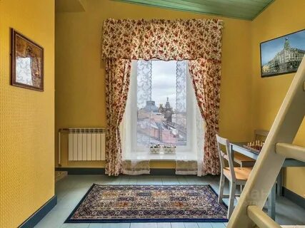 Друзья у дома книги