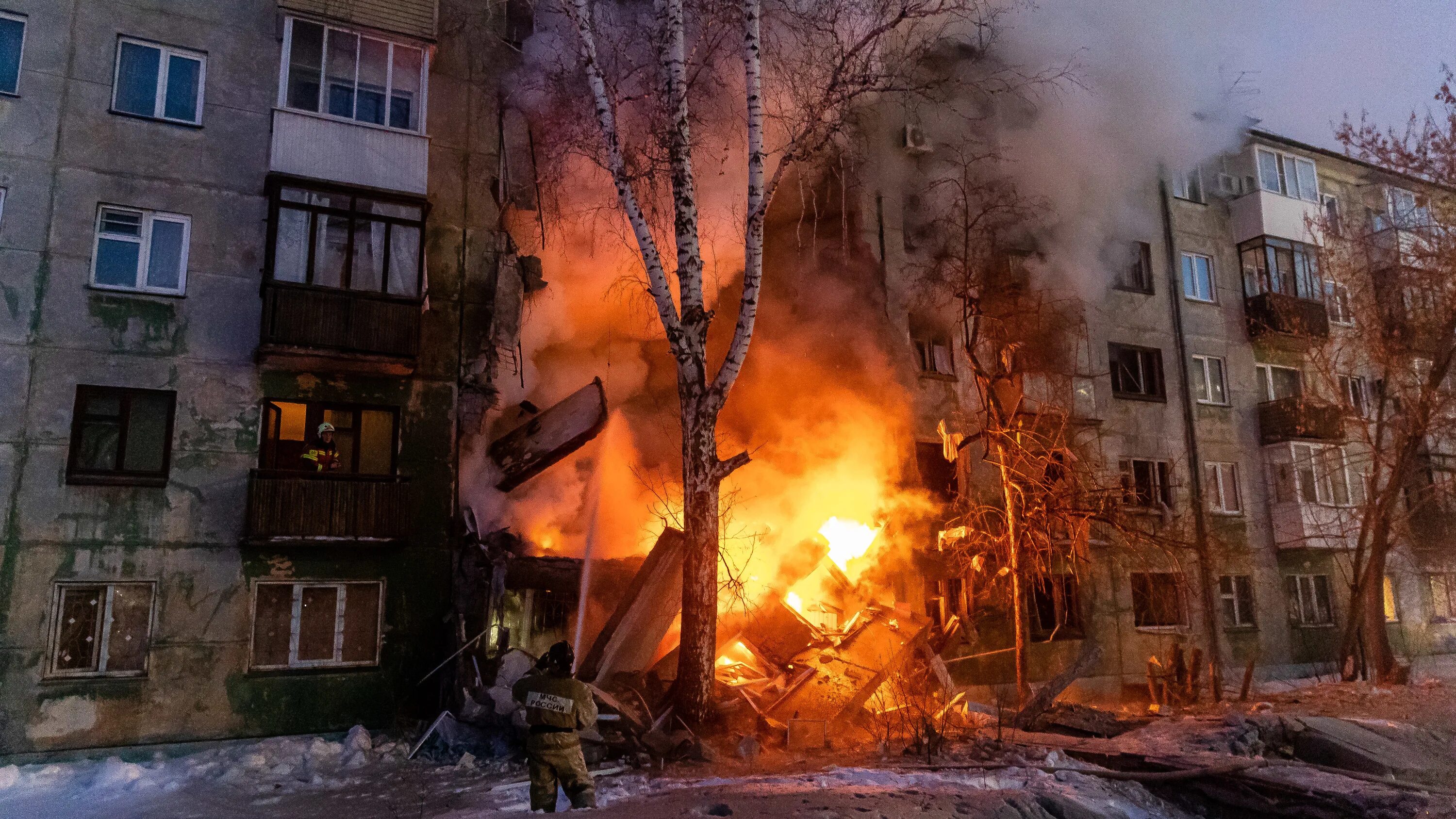 Взрыв газа в Новосибирске 2023. Новосибирск взрыв бытового газа 2023. Линейная 39 Новосибирск взрыв газа. Взрыв газа в Новосибирске февраль 2023 года.