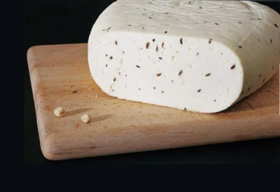 Козий сыр пармезан. Сыр козий белорусский. Манчего сыроварня трубецких. Сыр из козьего молока. Козий камамбер.