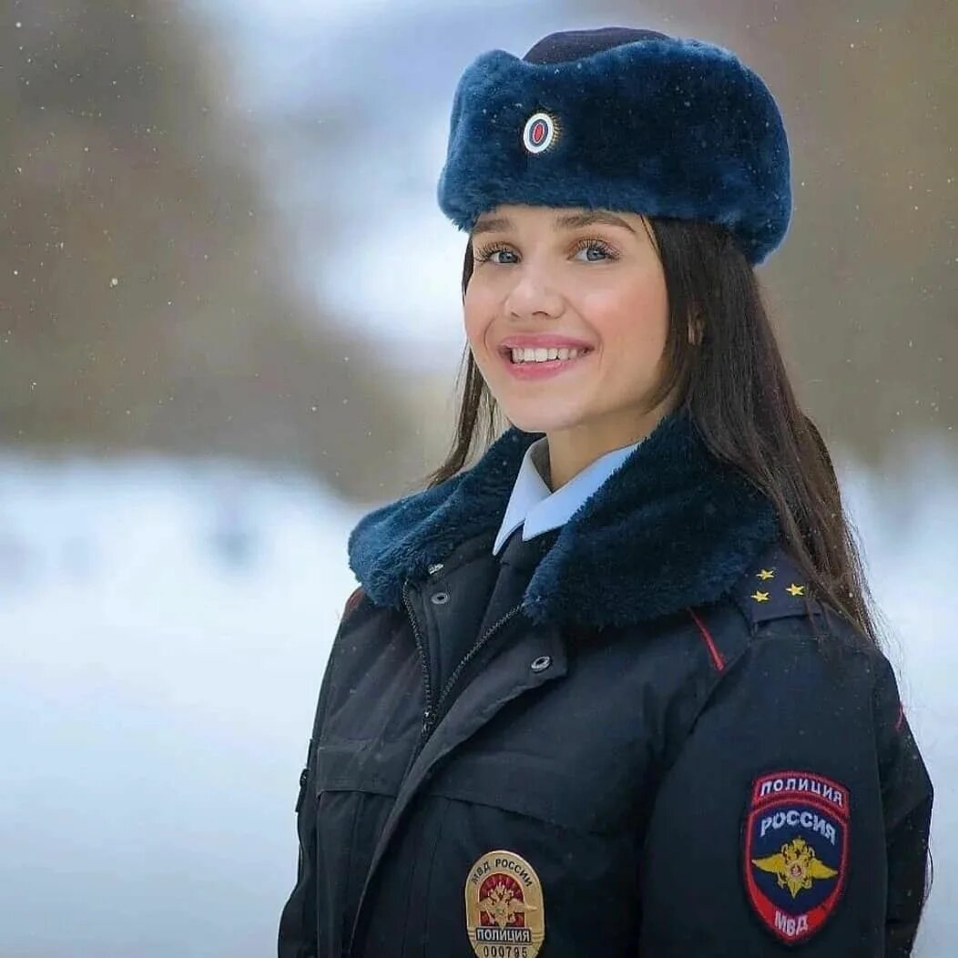 Как называется полиция полиции девушки. Полицейский россии. форма русской полиции. женская форма милиции. женщина полицейский.