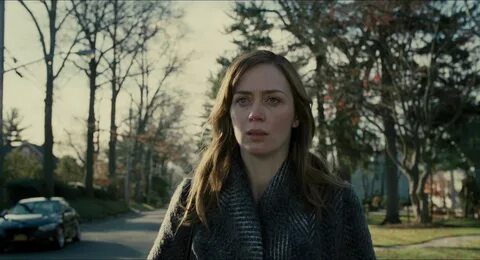 Movie Screencaptures - The-Girl-On-The-Train-0900 - Emily Blunt Fans Image Galle
