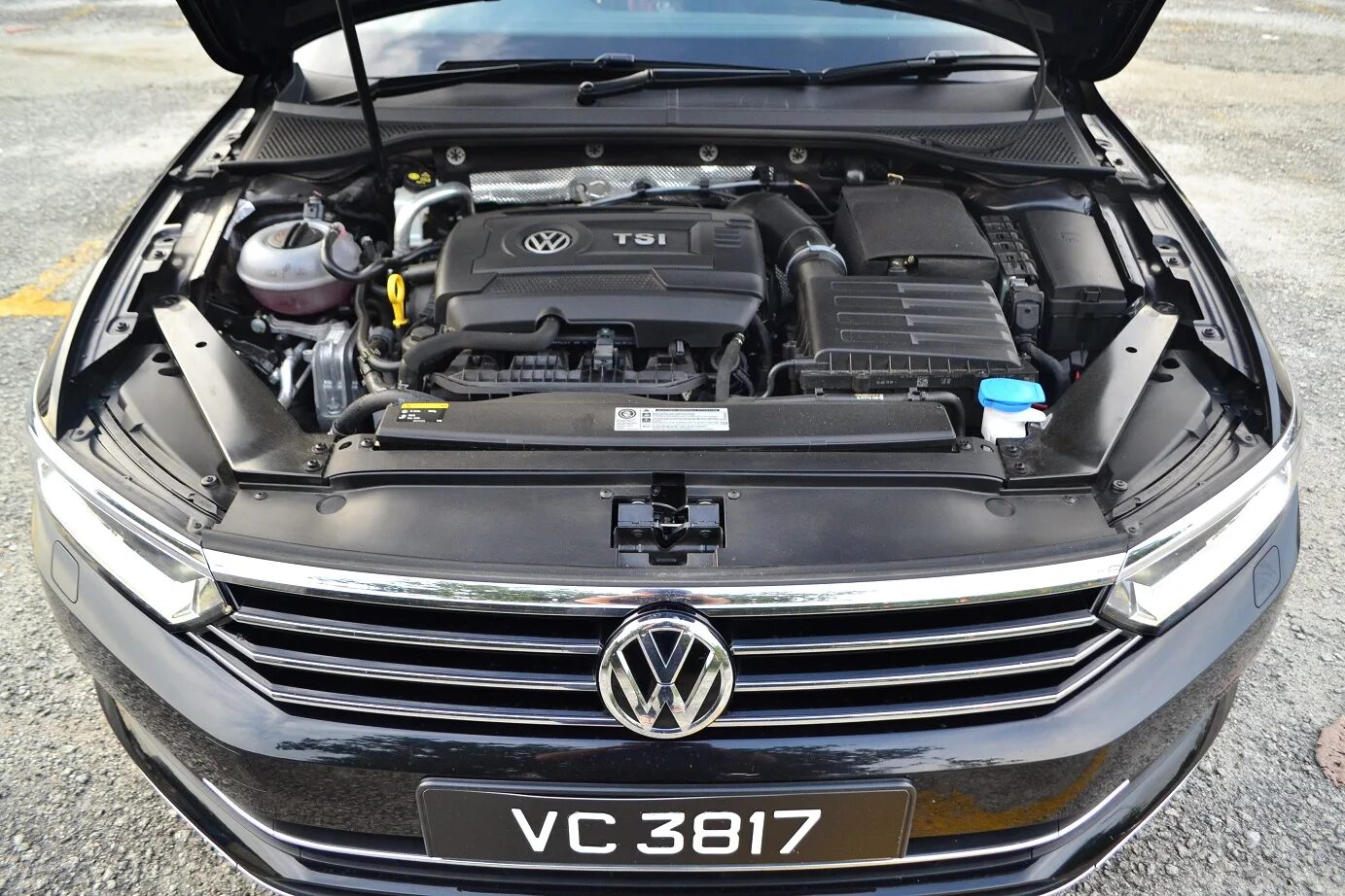 Volkswagen двигатели отзывы. VW Passat b8 двигатель. Volkswagen Passat b8 1.8 TSI. Passat b8 двигатель 1,8. Фольксваген Пассат ТСИ 1.8.