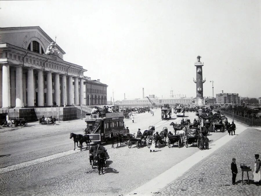 Зимний дворец 1900. Зимний дворец черно белое фото начала 20 века. Петербург конца 19 века. Петербург 20 век. Зимний дворец черно белое фото начала 20 века.