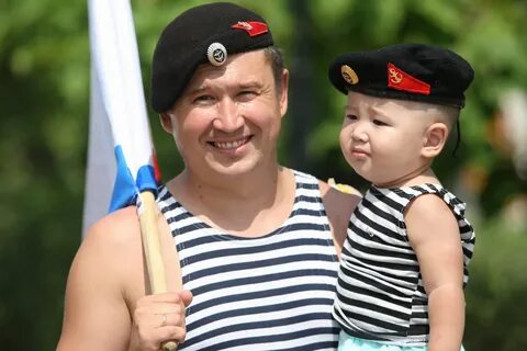 Девочка думала что ее папа на флоте