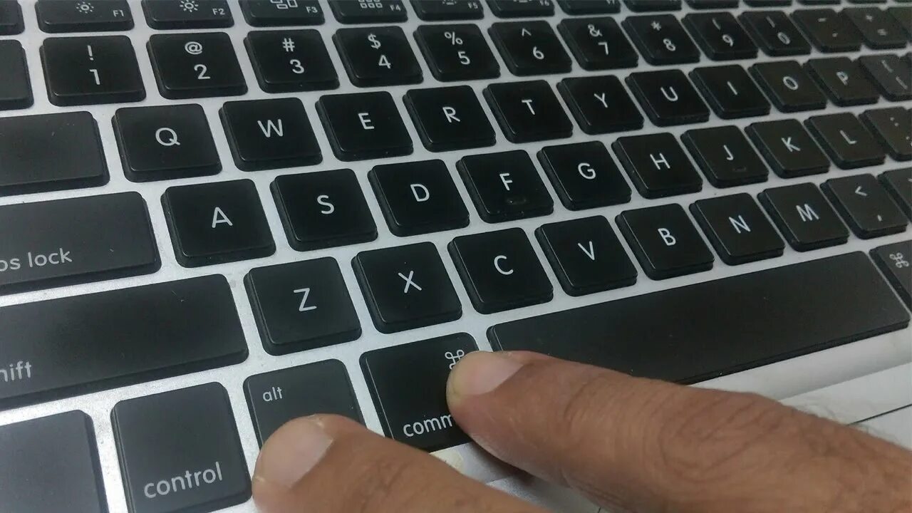 13 enter. Delete на клавиатуре MACBOOK. Ctrl на клавиатуре макбука. Контрол на клавиатуре макбука. Клавиша Ctrl на макбуке.