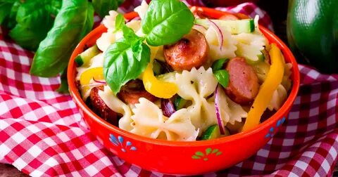 Салат с макаронами и овощами