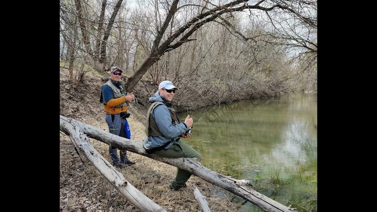 Пробираемся к реке. Мальчик на природе. Пить воду из родника. Мальчишки на речке. Голавль на спиннинг на малой реке.