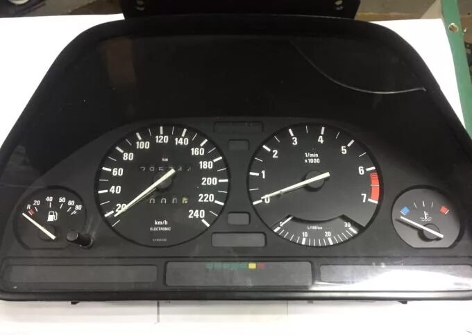 Лоу приборка е34. Приборная панель t36. Панель приборов е34. Bmw m5 ii (e34). Bmw e34 панель.