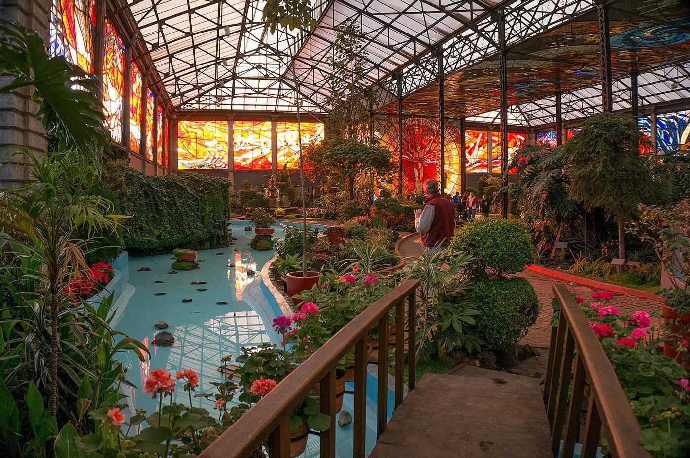 Ботанический сад петра великого в санкт-петербурге. Оранжерея ботанический сад йошкар-ола. Ботанический сад в мексике толука. Ботанический сад екатеринбург оранжерея. Оранжерея кью гарденс.