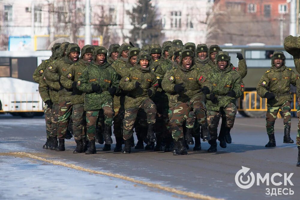 Армия в Омске. Фото в Омске армия. Марш армии Омска. Русские военные в Омске. Армейская 23