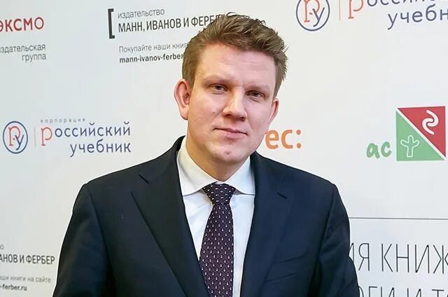 Руководитель издательства. Евгений капьев эксмо. Евгений капьёв генеральный директор издательства. Волужков дмитрий владимирович риэлтор. Москва евгений капьев.