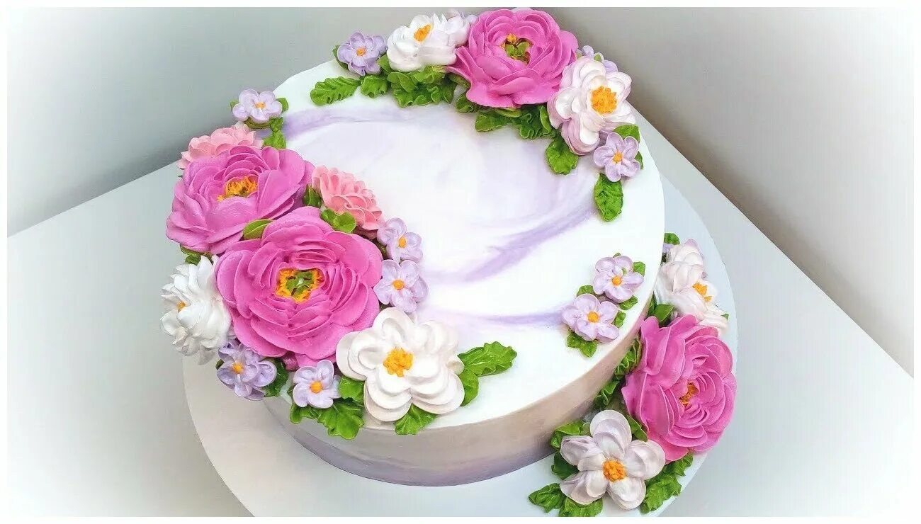 украшение торта розами из крема. торт с цветочками из бзк. украшение торта бзк кремом. крем бзк для цветов. кремовые цветы для торта.