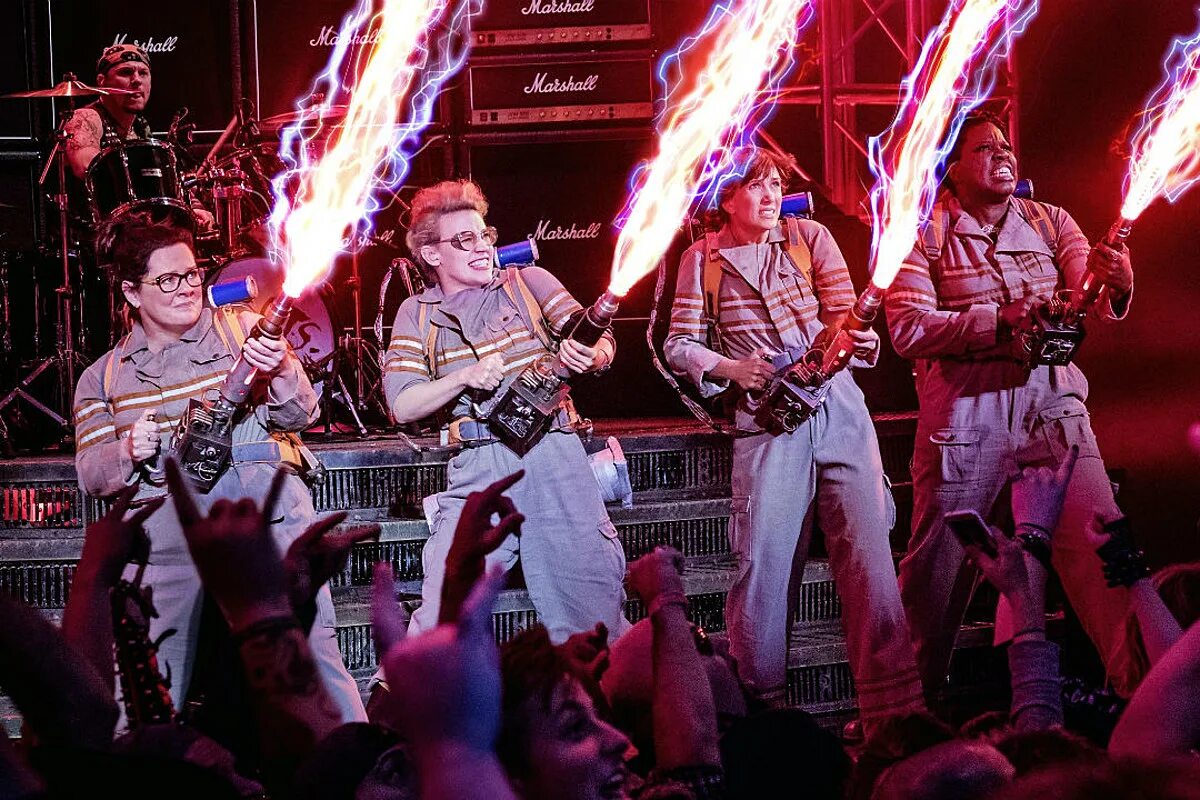 Ghostbusters охотники за привидениями. Охотники за привидениями 2016. Охотник за приведение 2016. Охотники за привидениями 2016 призраки.