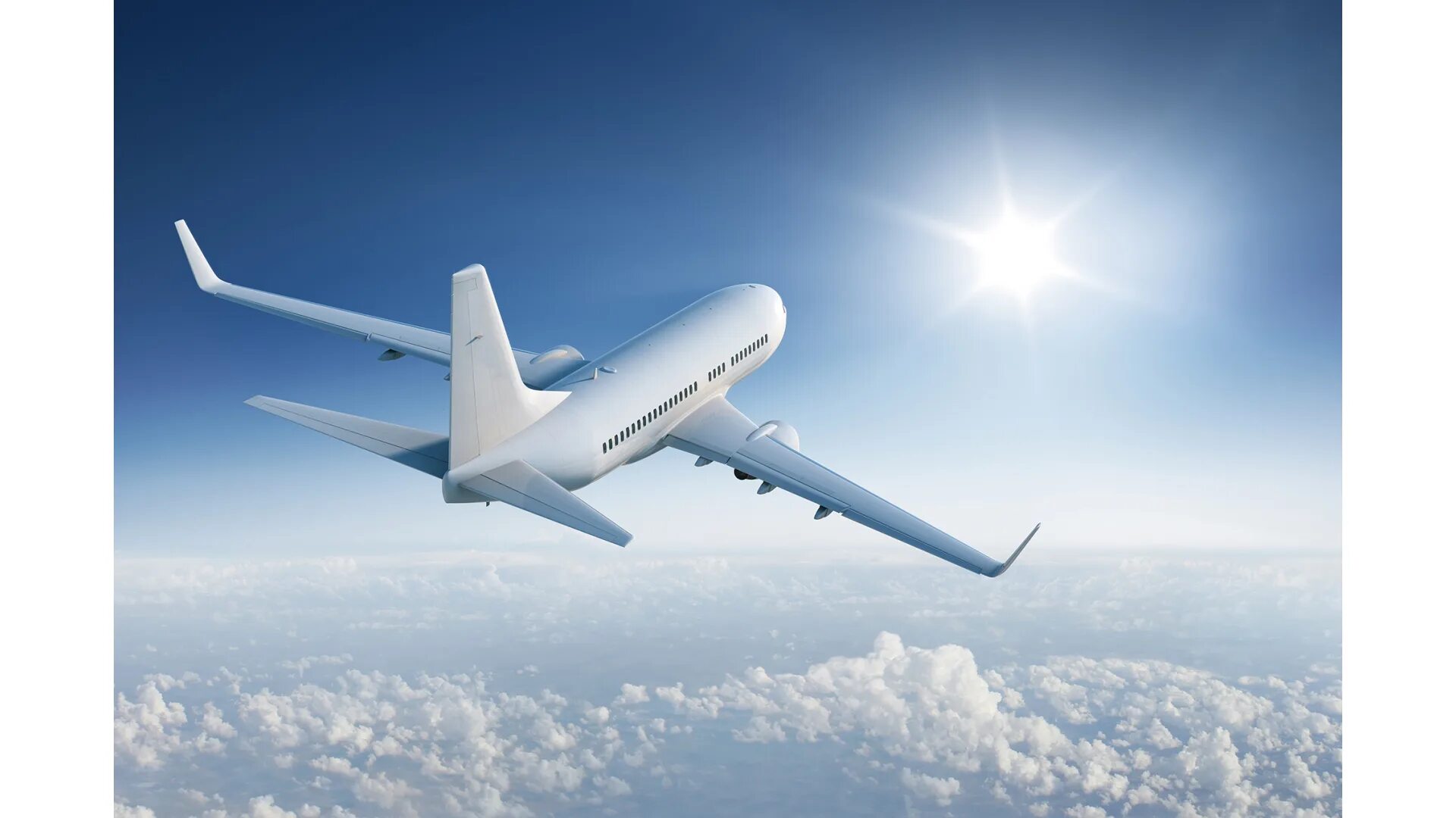 самолет фото. летающие листы бумаги. голубое небо с самолетом. а4 летает. лятящие листы бумаги.