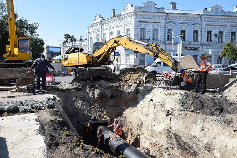 Гончарова перекрестки. Раскопка теплотрассы. Аварийные раскопки на тепловых сетях. Вечерняя раскопка теплотрасс. Перекопали в Воронеже в Ульяновске.