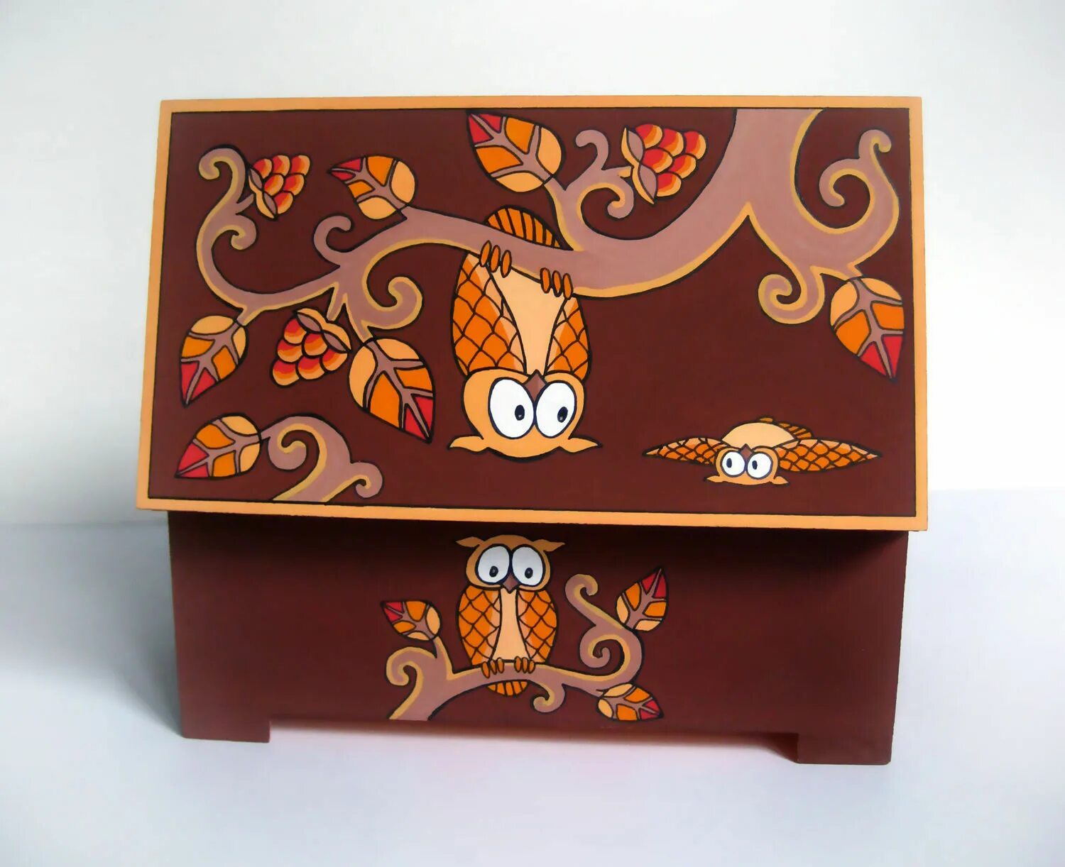 Старинный расписной сундук. Роспись ларца. Ракульская роспись сундук. Городец расписной ларец. Точечная роспись шкатулки.