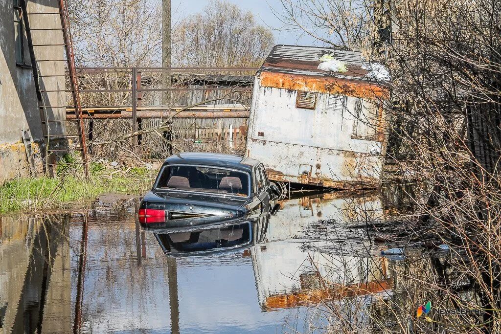 Уровень вятки у кирова. Вересники Киров. Уровень воды в Вятке Киров. Половодье Киров. Паводок на Вятке.