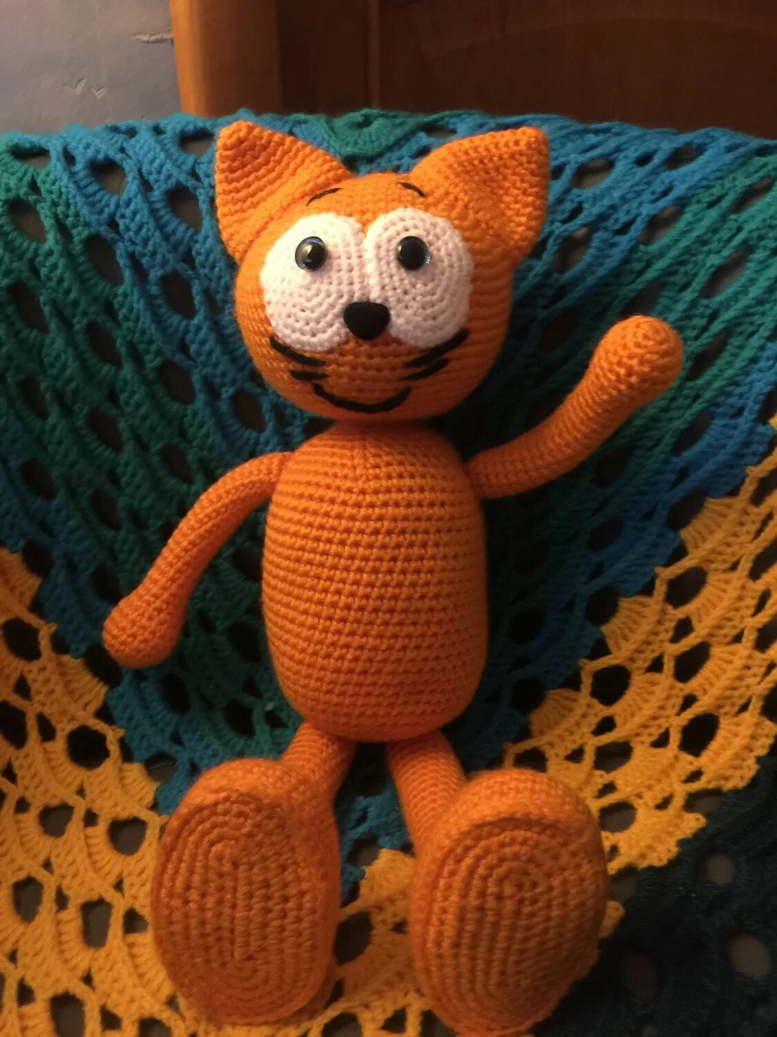 Котэ представляет гараж. Котенок котэ игрушка. котёнок и волшебный гараж игрушка. игрушка котэ и волшебный гараж. котэ игрушка из мультика.