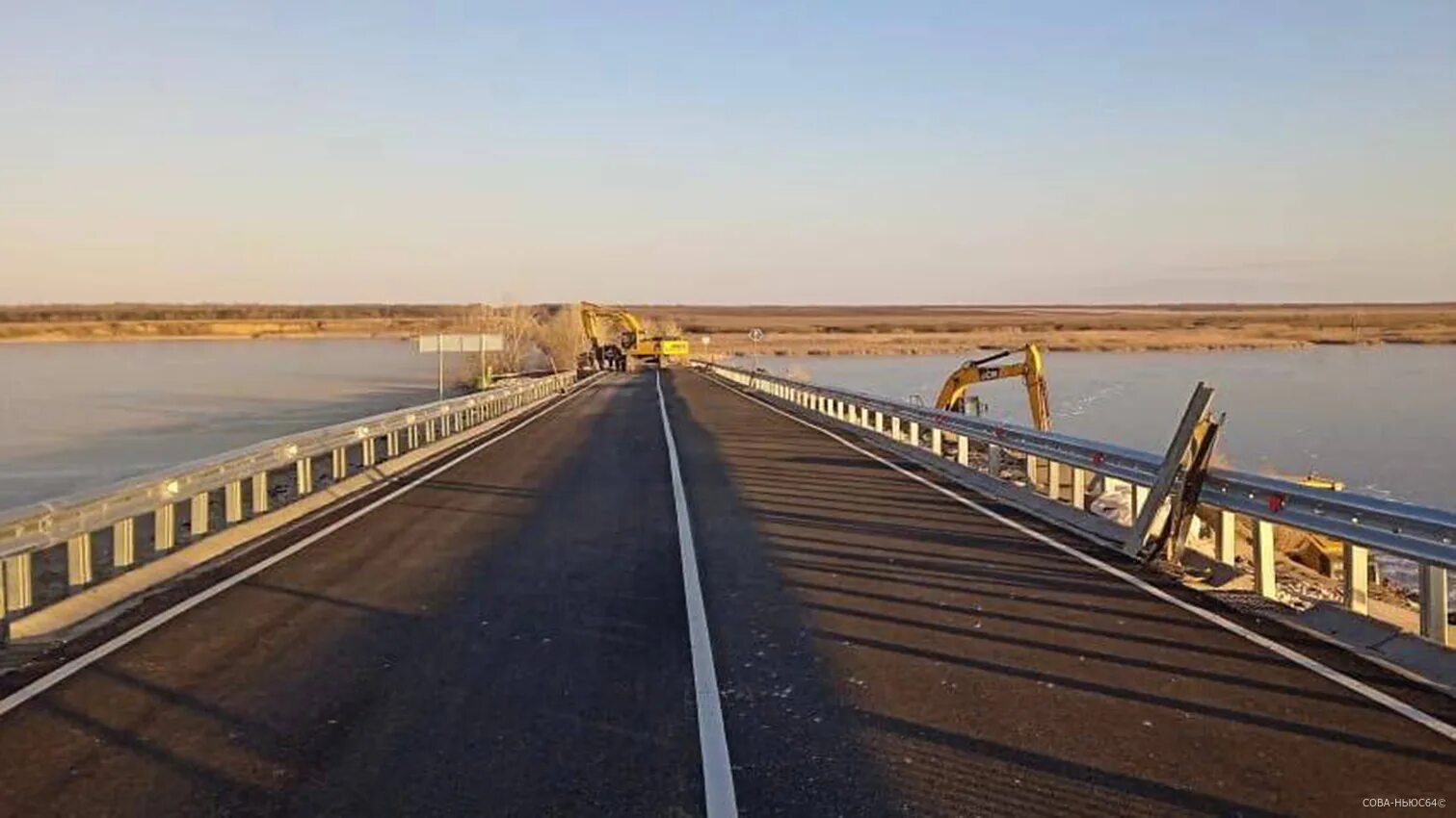 Открыли новый мост. Мост через малый Иргиз Балаково Духовницкое. Мост через реку малый Иргиз. Река малый Иргиз Саратовская область. Балаково мост через Волгу.
