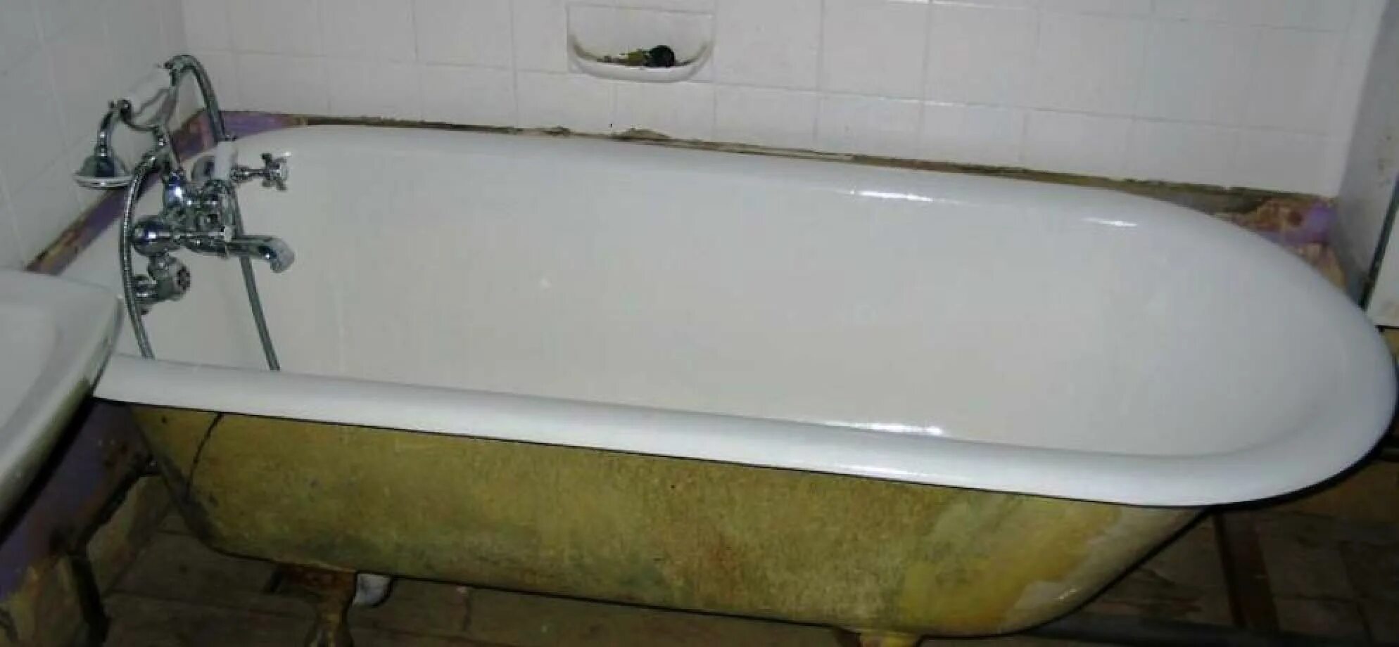 Ванны стальные эмалированные. Сталинская ванна чугунная. Чугунная ванна в сталинке. Чугунная ванна СССР.
