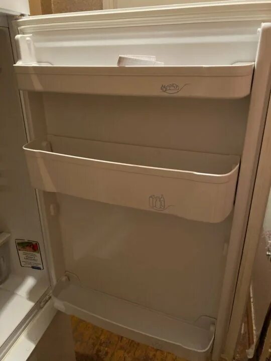 Indesit холодильник в15025. Индезит система ноу фрост вентилятор. Верхняя камера не морозит. Индезит холодильник 2-х камерный ноу фрост. Indesit sb1670.