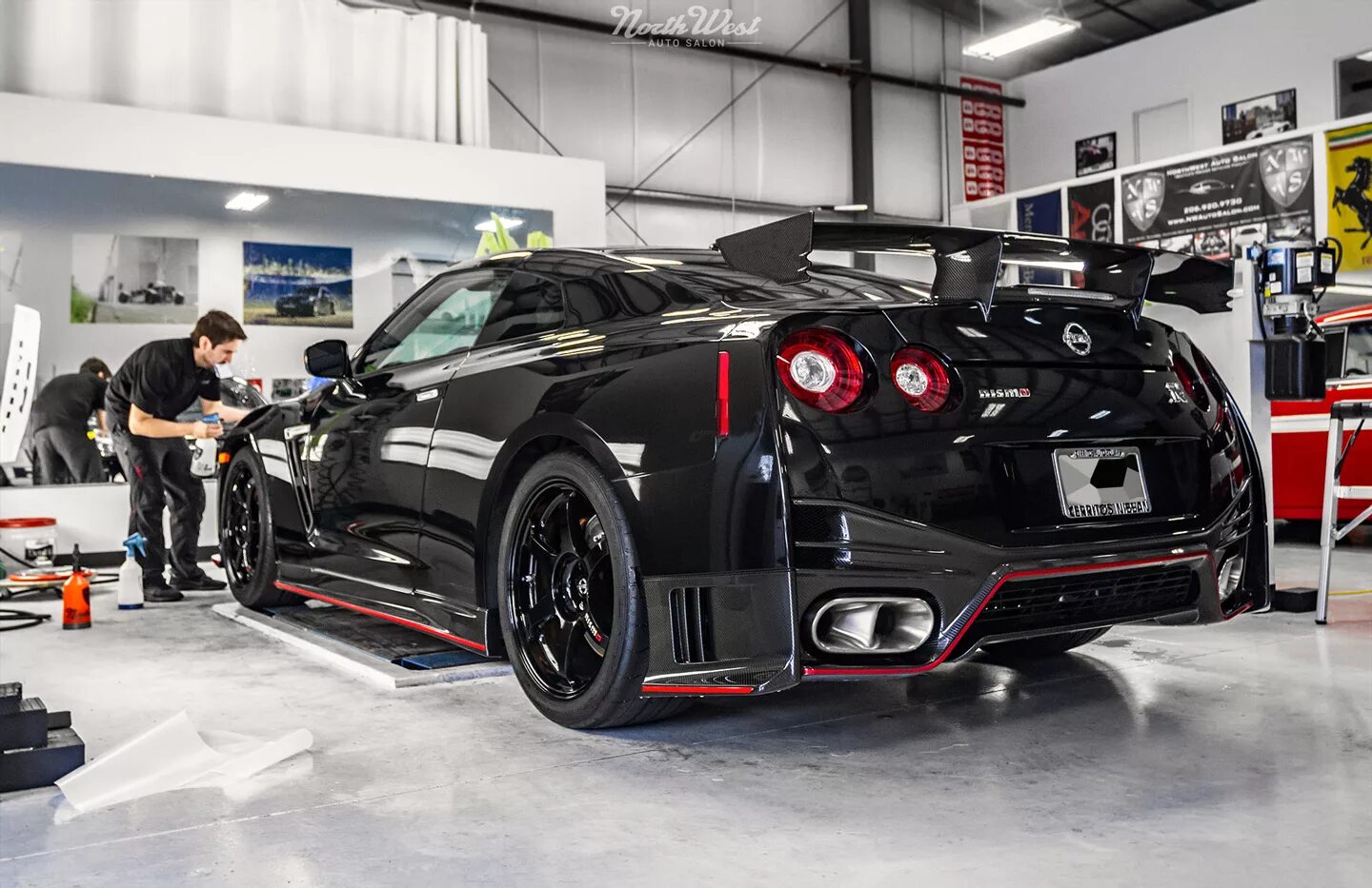 Nissan GTR gt3. Nissan GTR r35 Nismo салон. Nissan GTR r35 Black 2017. Nissan GTR Nismo gt1.