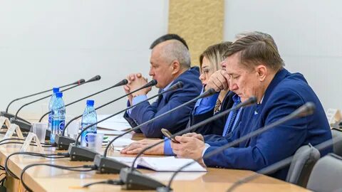 Пять депутатов