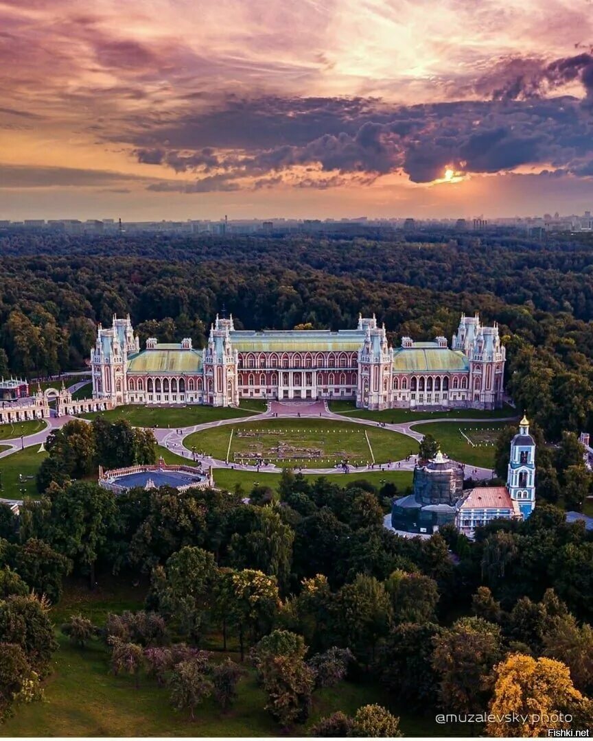 Показать царицыно. Царицыно музей-заповедник. Царицынский дворцово-парковый ансамбль. Парк заповедник Царицыно. Музей усадьба Царицыно.