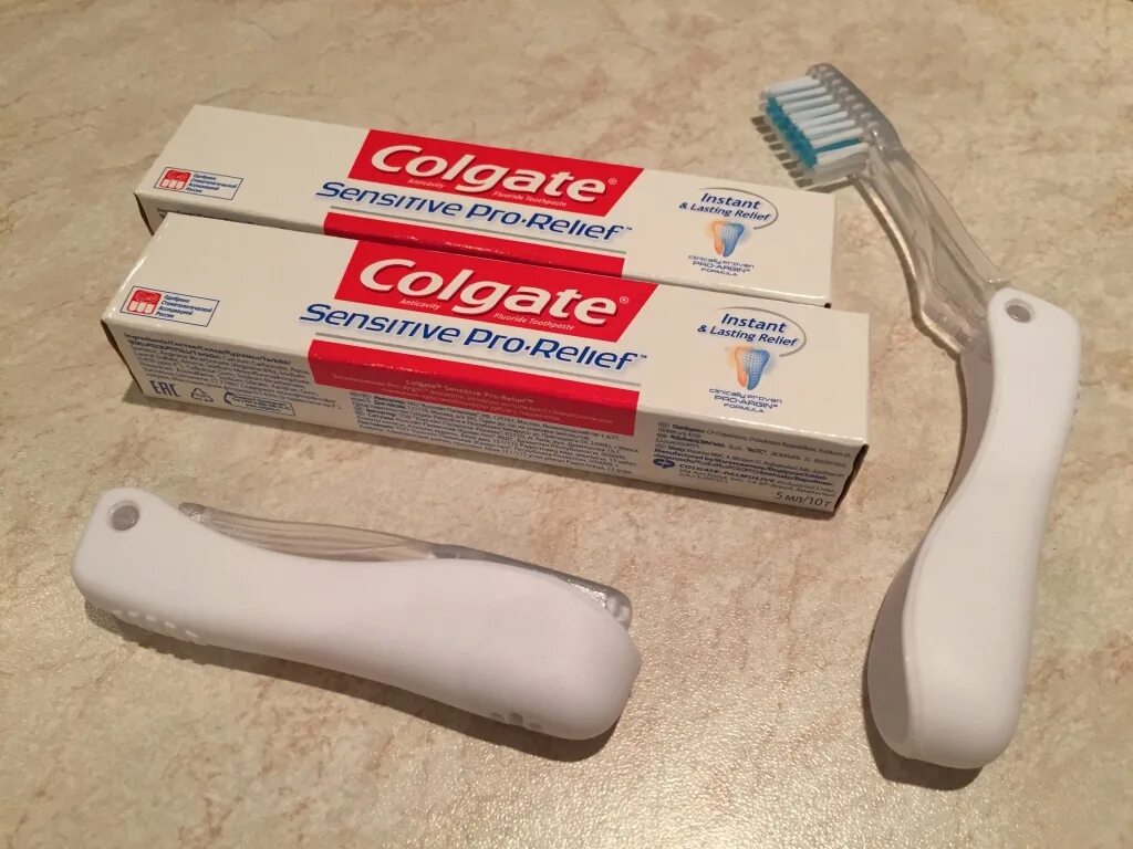 Паста купить щетка. Зубная паста Mini Colgate. Зубная щетка дорожная складная Колгейт. Pl зубная щетка для чувствительных зубов 2в1 взрослая №2. Зубная паста мини тюбик.