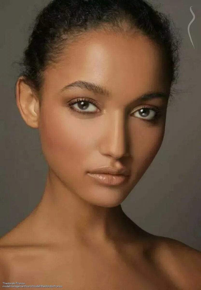 Модель ex. Камилль роу бикини. Lingerie set blue. Хилона вучи девушка. Синди мелло бикини.