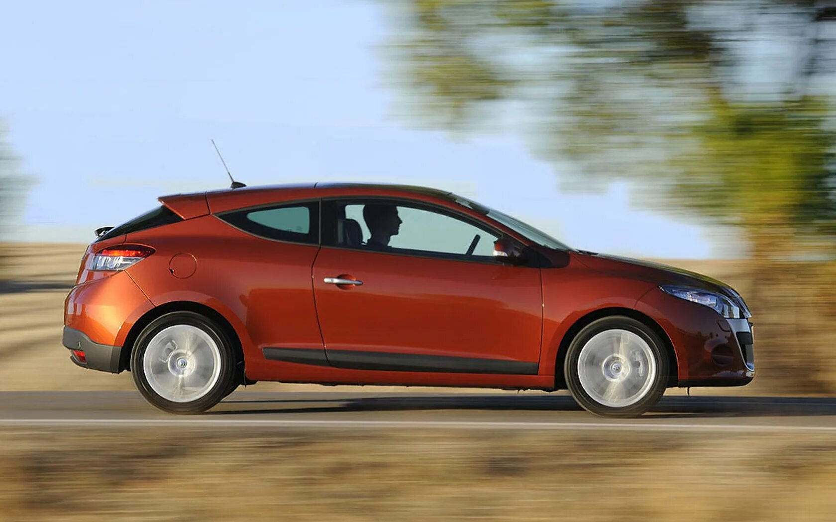 Меган 3 драйв. Трехдверный рено меган - купе.. рено меган купе 2013. renault megane coupe. рено меган купе 2009.