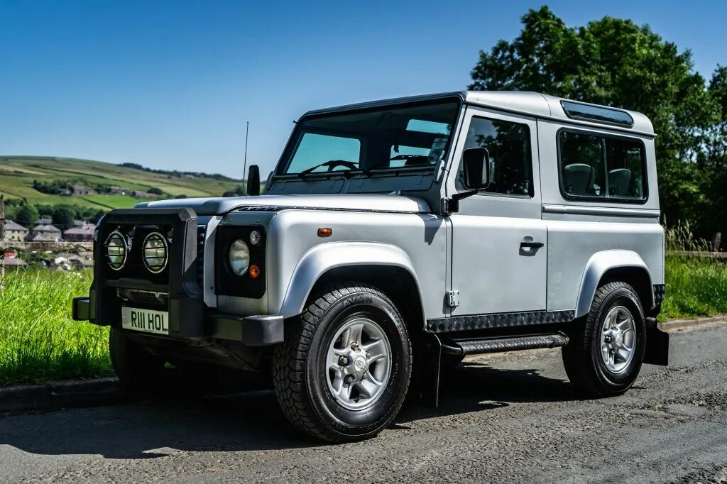 Defender 190. Ленд Ровер Дефендер 3. Ленд Ровер Дефендер 2. Land Rover Defender 3 Door. Ленд Ровер Дефендер 3 двери.