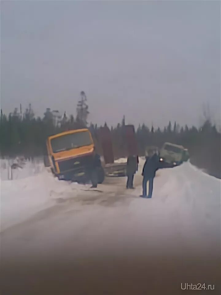 Поезд печора киров. Ухта ираель расстояние на машине. Поезд ираель усинск. Сыктывкар усинск поезд. Поезд ираель усинск.