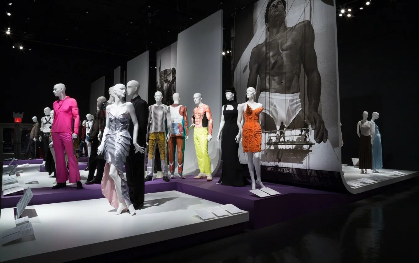 выставка дизайнеров одежды. выставка мода народу конструктивизм. Premiere vision выставка. коллекция ив сен лоран 2022. выставка дизайнеров одежды.