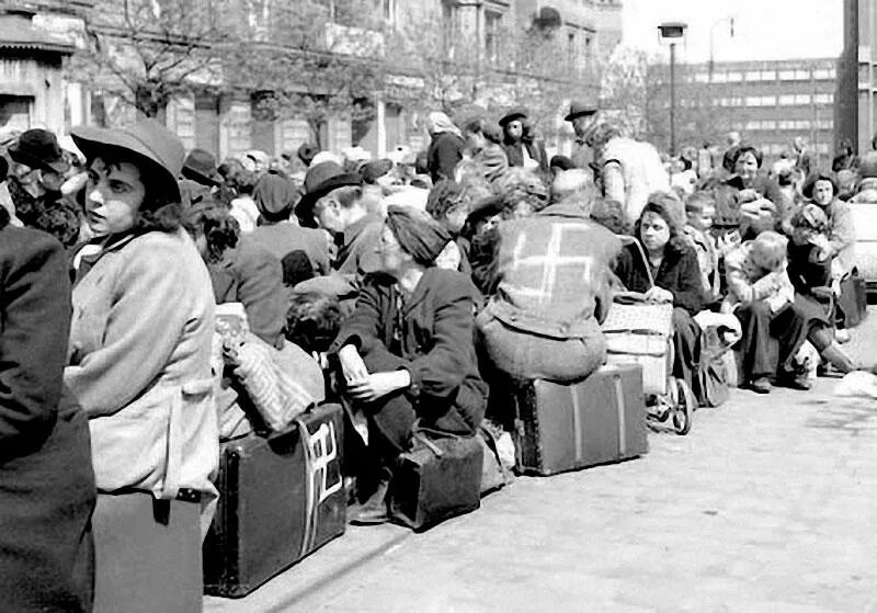 Депортация немцев из Чехословакии 1945. Депортация немцев из Польши 1945. Депортация немцев после второй мировой войны. Судетские немцы в Чехословакии 1945.