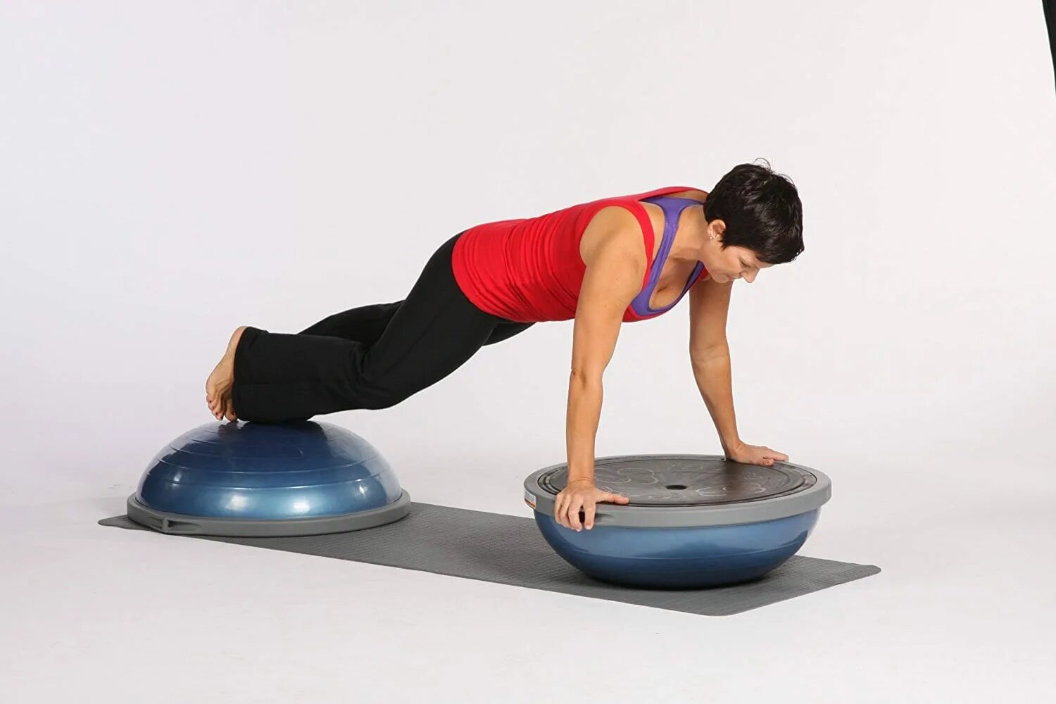 Near balance. Bosu Ball (босу). Босу полусфера упражнения. Bosu Balance тренировка. Полусфера Bosu Ball.