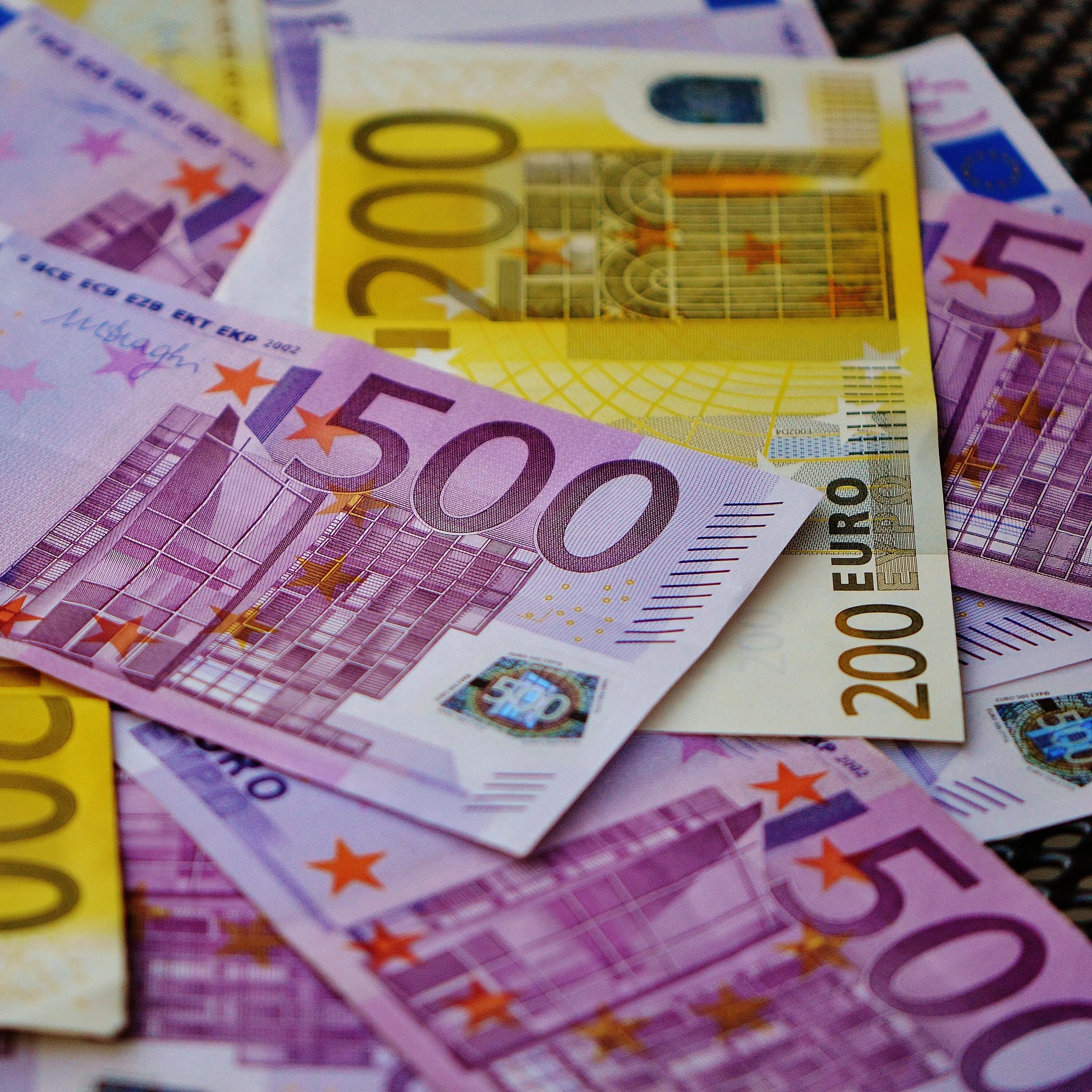 Евро. Евро валюта. Деньги евро. Банкноты евро. Самые крупные евро
