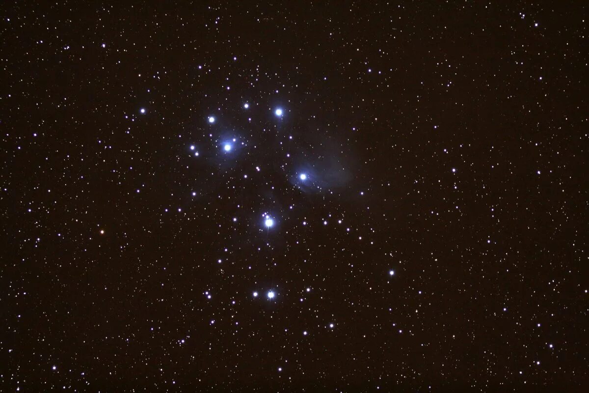 M45 плеяды. M45 плеяды. Плеяды астрофото. Созвездие плеяд созвездие плеяды. Альциона скопление звезд.