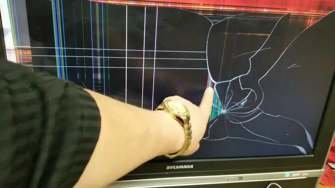 Разбили экран жк. Разбитый монитор самсунг с24. Телевизор с разбитой матрицей. Трещина на телевизоре. ЖК телевизор разбитый экран.