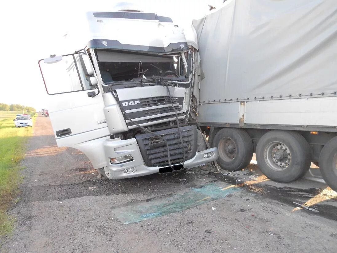 дтп грузовое. дтп грузовое. разбитые грузовые машины. дтп грузовое. аварии грузовиков дальнобойщиков.