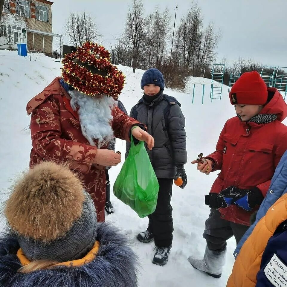 Куда сходить с детьми в новосибирске зимой. Вайб русской зимы. Русский зимний Вайб. Айдаркен русская зима. Куда сходить в Пикалево семьей зимой.