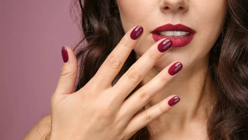 Красивый маникюр. Красивые ногти. Креативные ногти. Маникюр реклама. Салон маникюра.