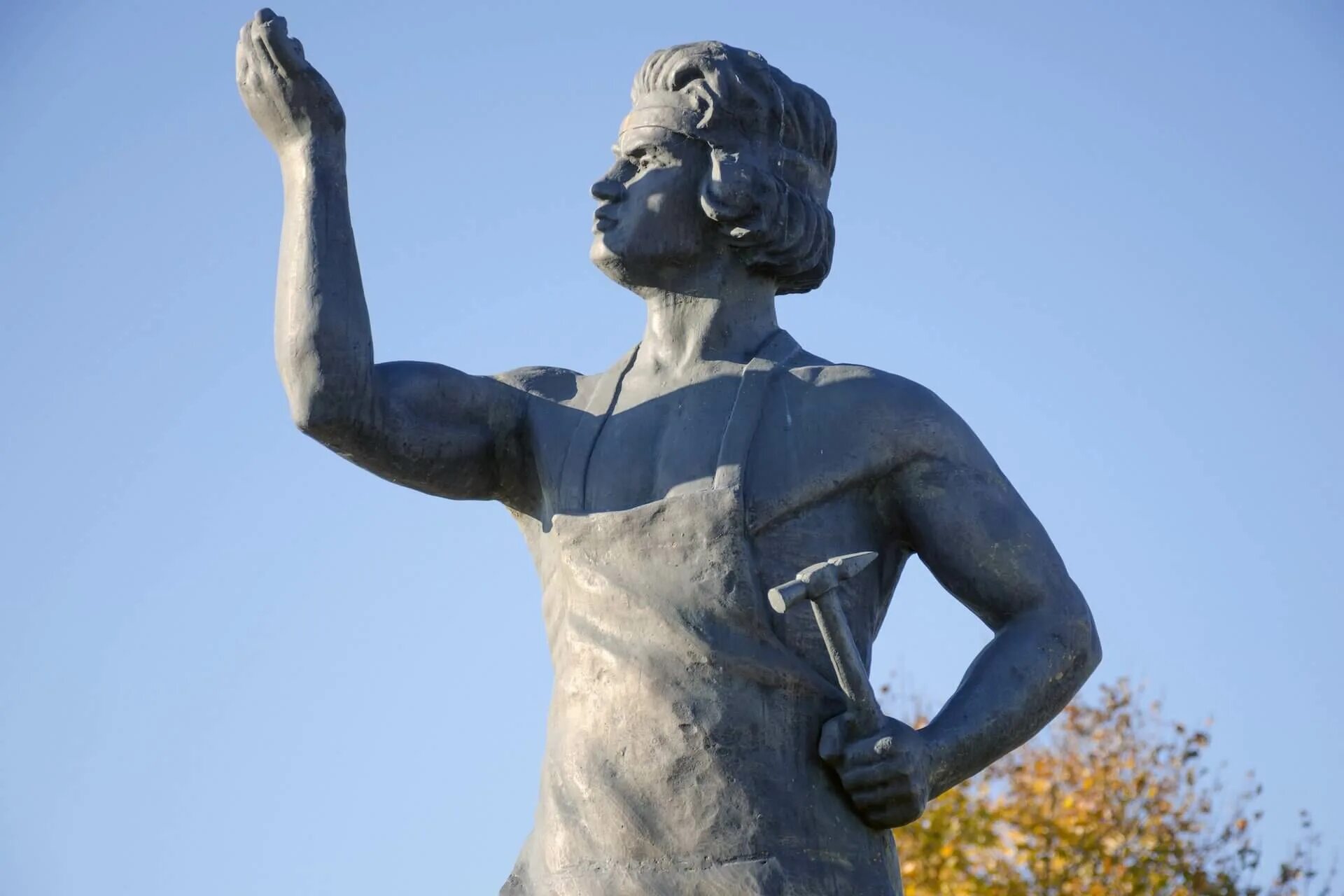 Тульский левша тула. Тульский памятник левше. левша тула. скульптура левша тула. тула город памятник левше.